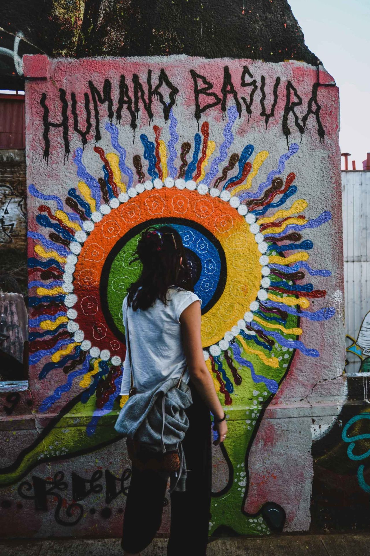Peinture murale au Cerro Alegre