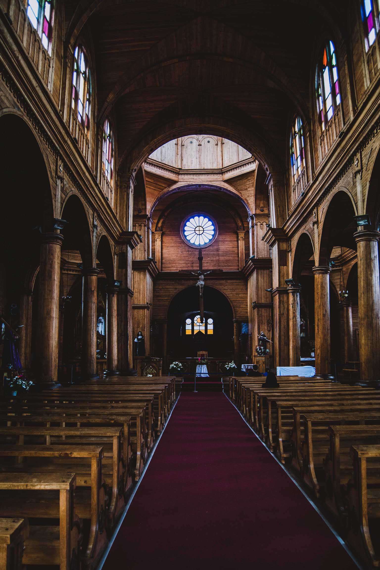 Entrée de l'église de Castro